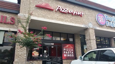 This Cordova pizzeria is not your typical everyday pizza joint. . Pizza hut memphis tn
